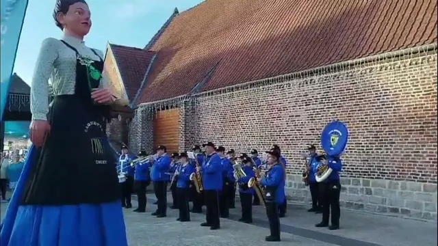 L'harmonie en musique lors de l'inauguration de la fête communale.